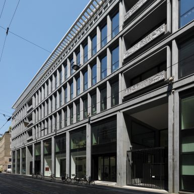 2914-via-meravigli-milano-02